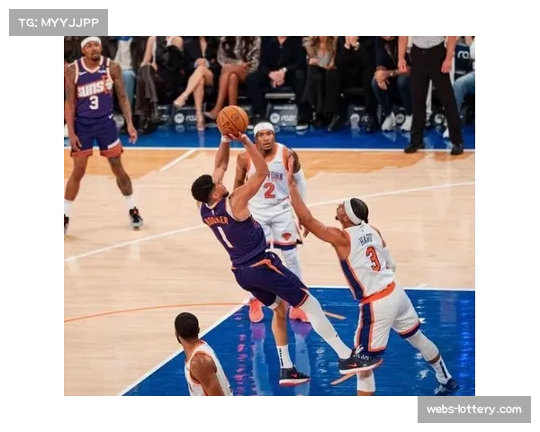 太阳主场迎战尼克斯，布克比尔搭档后场