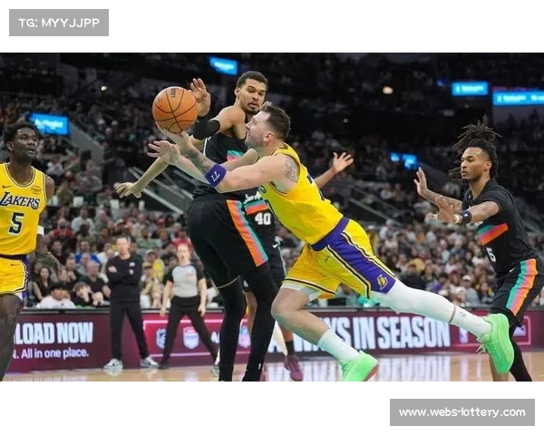 湖人詹姆斯缺阵,东契奇38分三双难敌马刺团队攻势