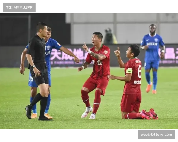 实时：沧州雄狮闪电战，开场2分钟即攻破深圳队球门